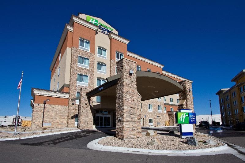 Holiday Inn Express And Suites Denver East Peoria 4