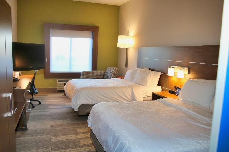 Holiday Inn Express And Suites Douglas 5