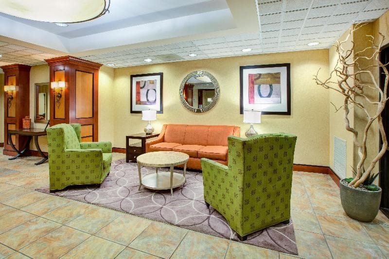 Holiday Inn Express And Suites Fort Wayne 2
