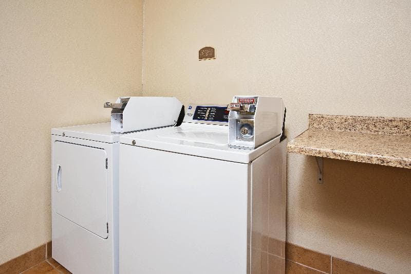 Holiday Inn Express And Suites Columbus Se-Groveport 4