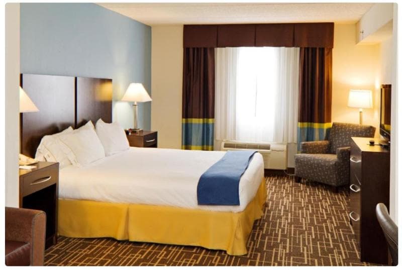 Holiday Inn Express And Suites Greenville-Downtown 5