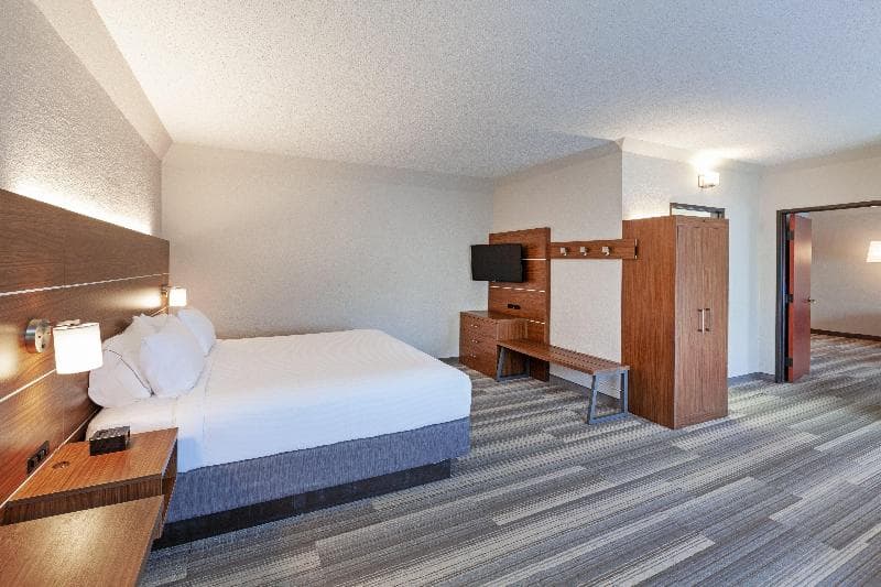 Holiday Inn Express And Suites Houston Memorial Pa 3