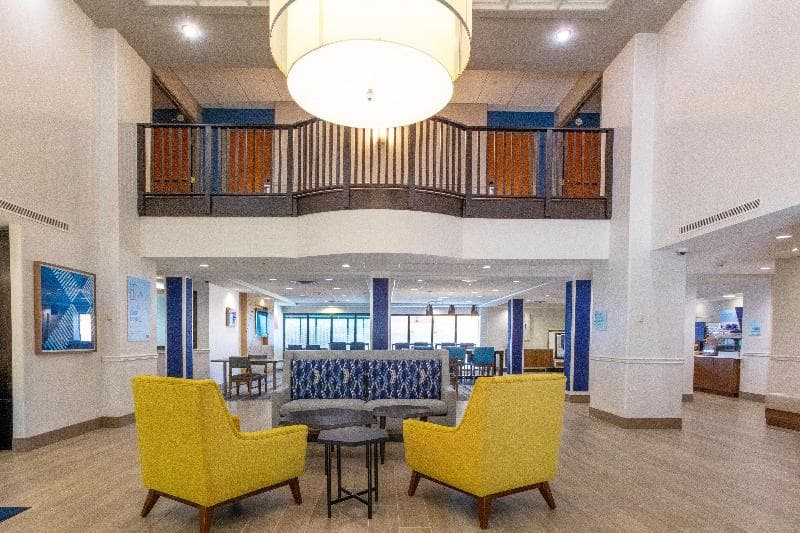 Holiday Inn Express & Suites Jacksonville Airport 5