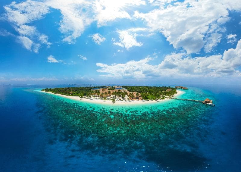 Reethi Faru Resort main