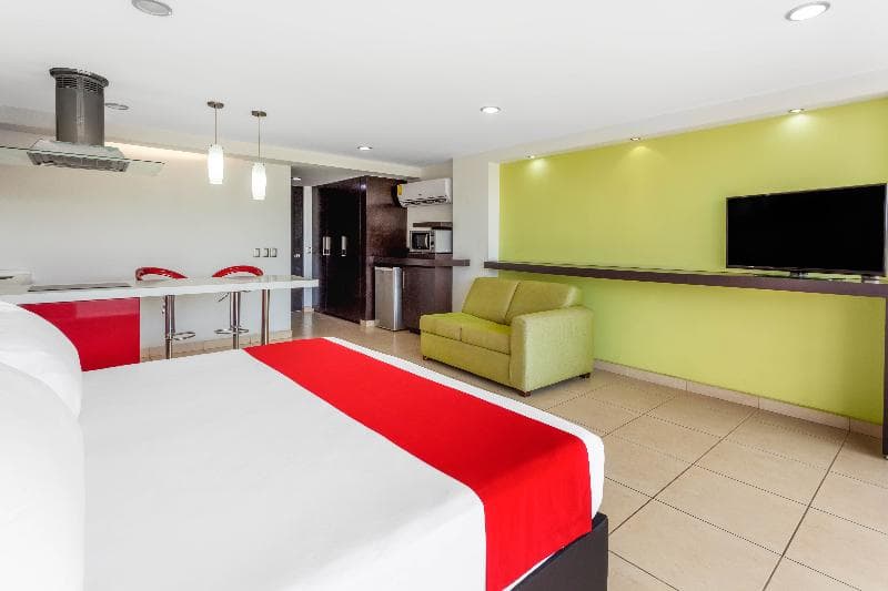 Ramada by Wyndham Acapulco Hotel & Suites 5