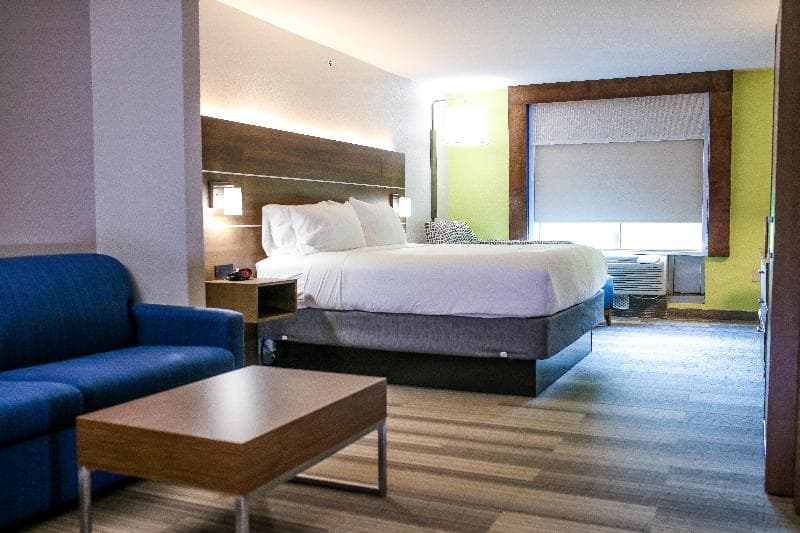 Holiday Inn Express And Suites Memphis Germantown 5
