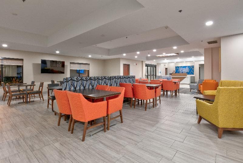 Holiday Inn Express And Suites Minneapolis Sw Shak 2