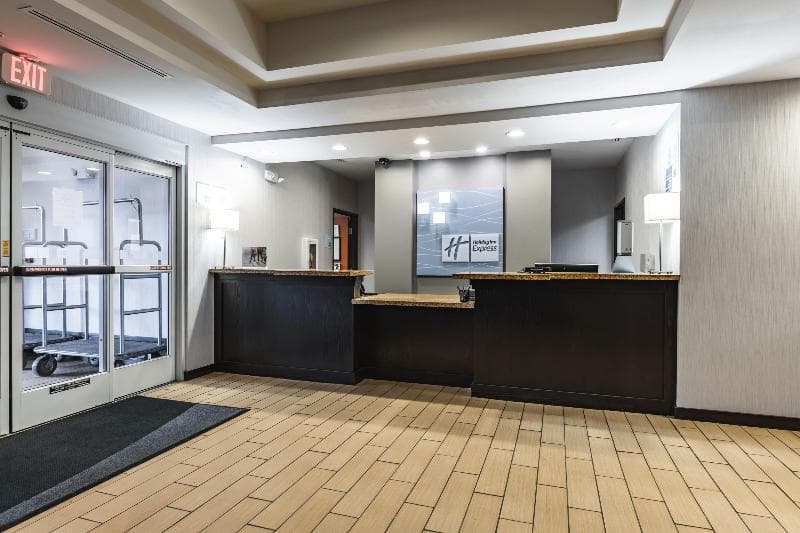 Holiday Inn Express And Suites New Martinsville 2