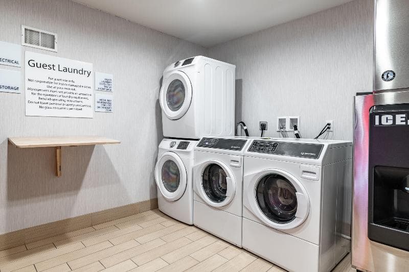 Holiday Inn Express And Suites New Martinsville 3