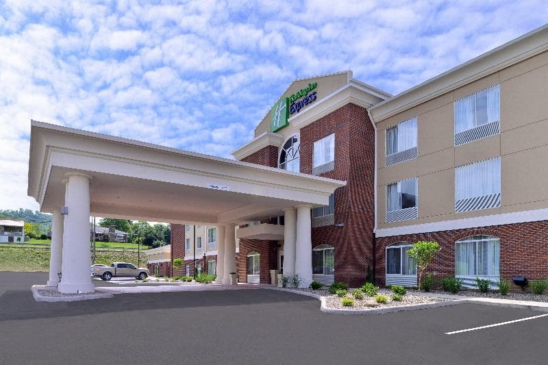 Holiday Inn Express And Suites New Martinsville 4