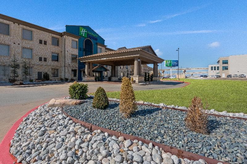 Holiday Inn Express And Suites Oklahoma City Nw Qu photo 1