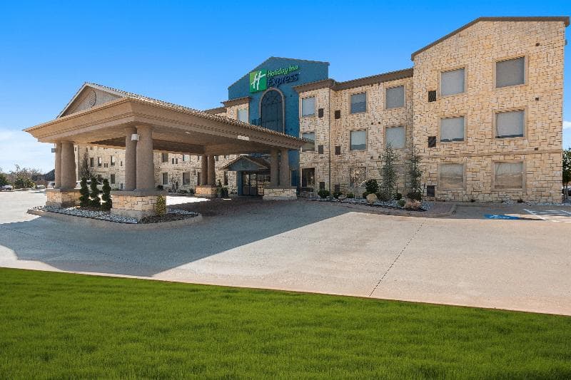 Holiday Inn Express And Suites Oklahoma City Nw Qu 2