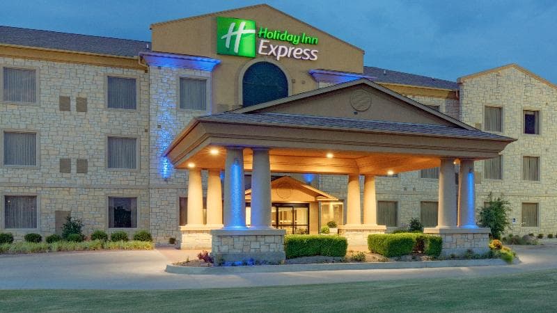 Holiday Inn Express And Suites Oklahoma City Nw Qu 4