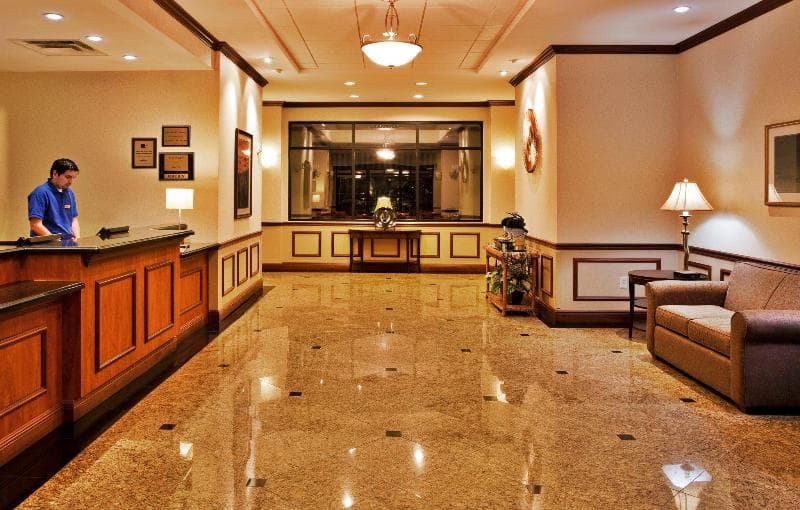 Holiday Inn Express & Suites Lake Okeechobee 5