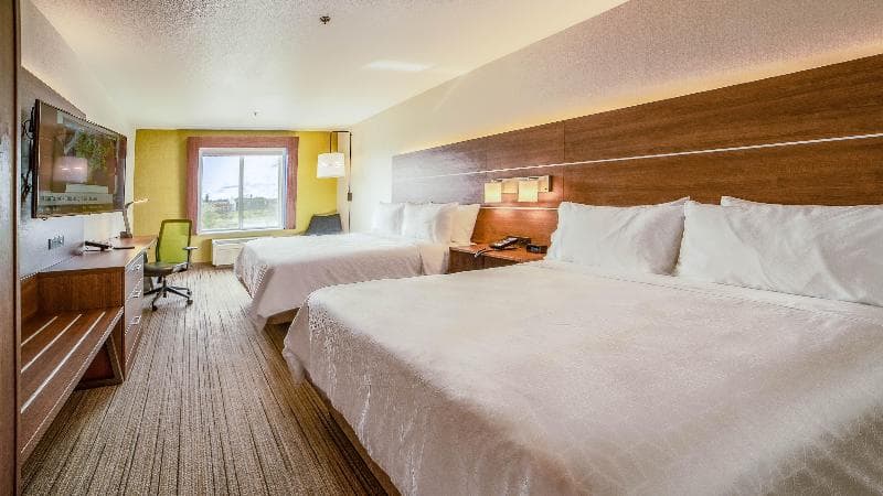 Holiday Inn Express & Suites Porterville 4