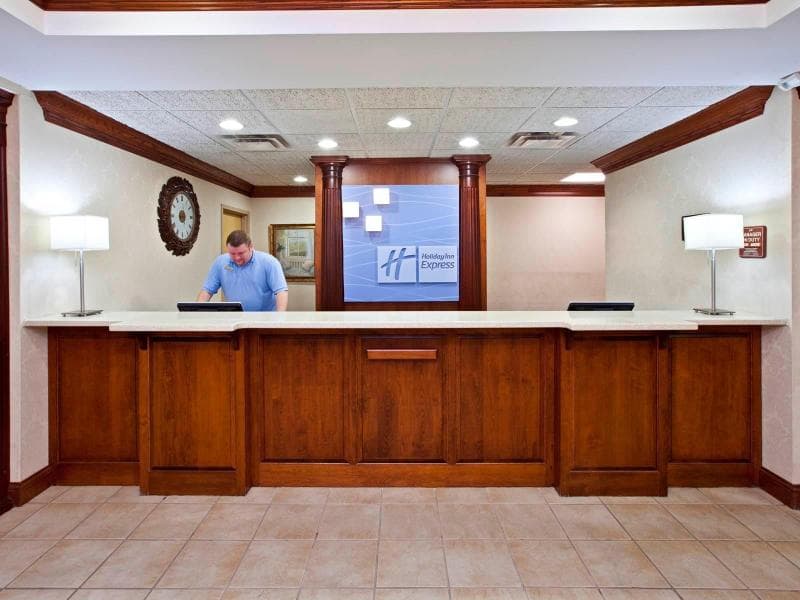 Holiday Inn Express And Suites Richmond 5