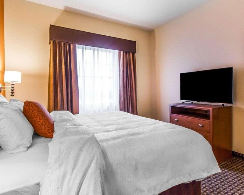 Mainstay Suites Stanley 2