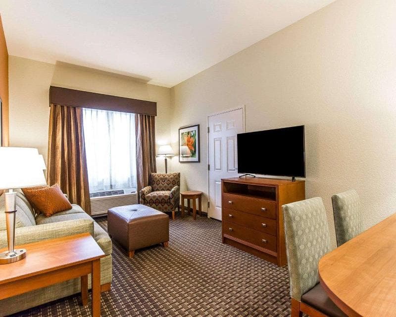 Mainstay Suites Stanley 3