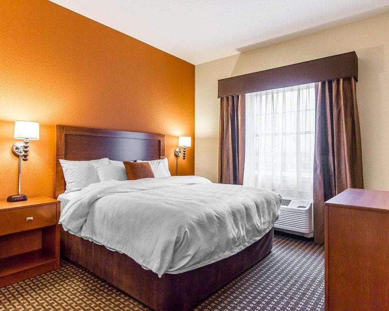 Mainstay Suites Stanley 5