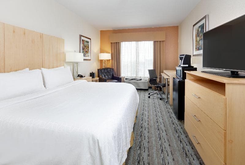 Holiday Inn Express And Suites San Antonio Brooks 4