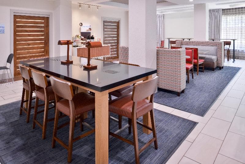 Holiday Inn Express And Suites San Antonio Nw Medi 3