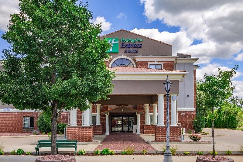 Holiday Inn Express And Suites South Bend Notre Da photo 1