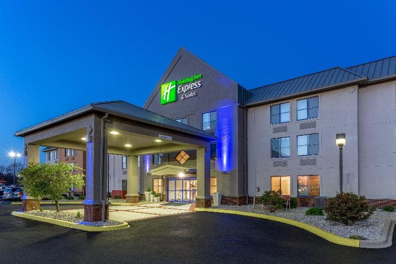 Holiday Inn Express And Suites Scottsburg 2