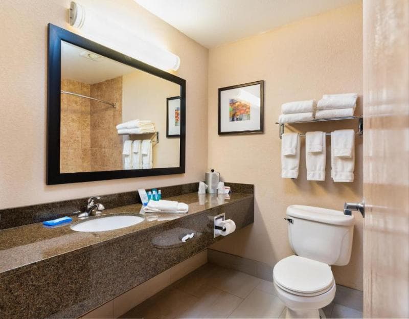 Country Inn And Suites By Radisson South Haven Mi 2
