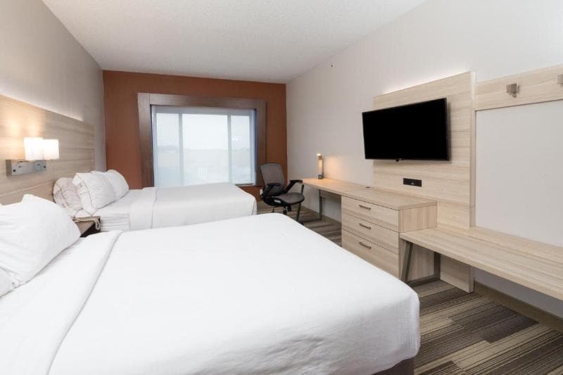 Holiday Inn Express And Suites Detroit - Utica photo 1