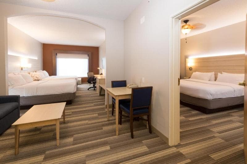 Holiday Inn Express And Suites Detroit - Utica 5