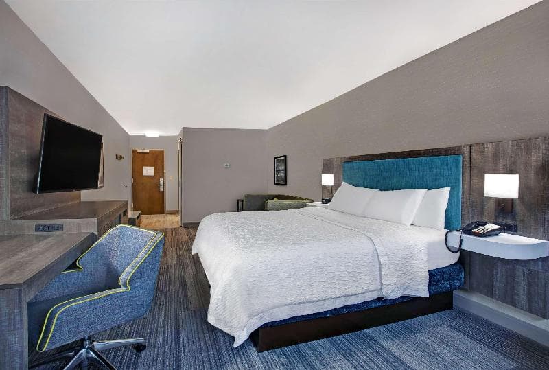 Hampton Inn Westfield photo 1