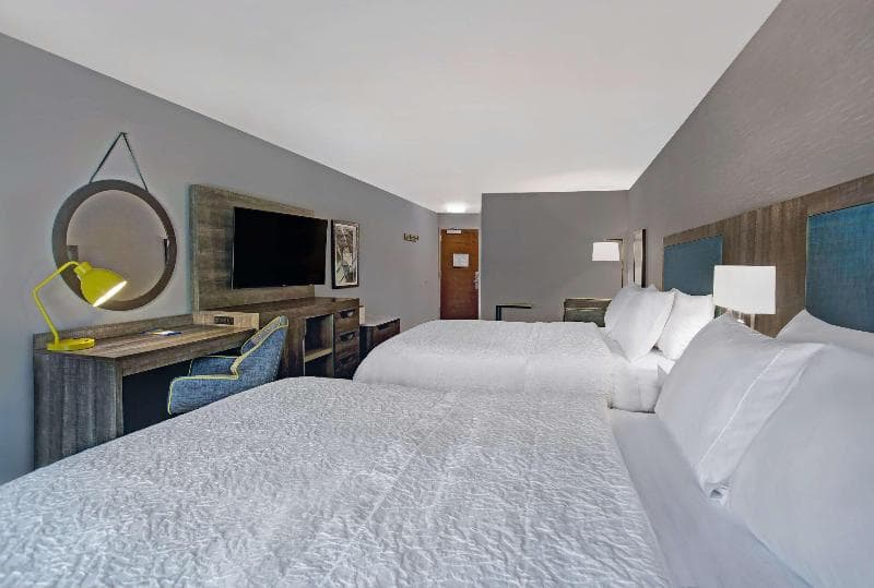 Hampton Inn Westfield 4