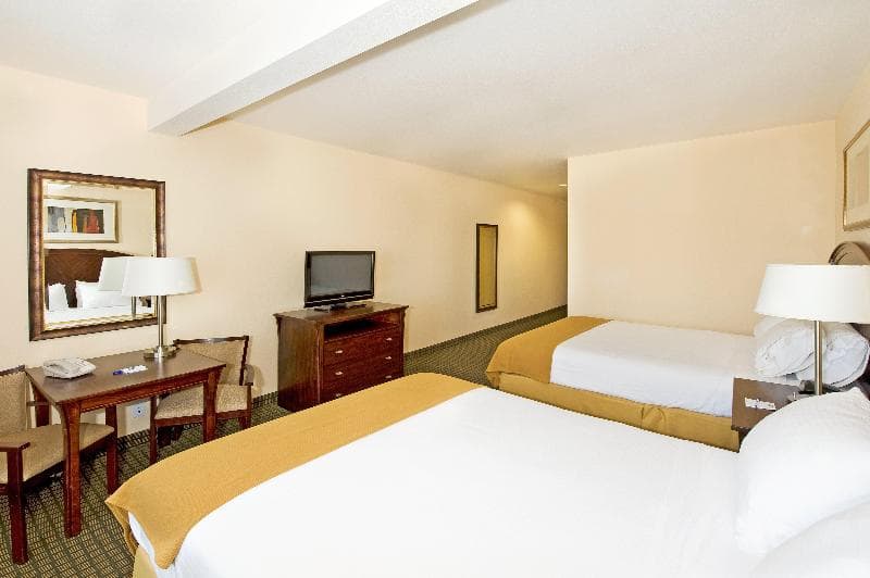 Holiday Inn Express & Suites Willcox 4