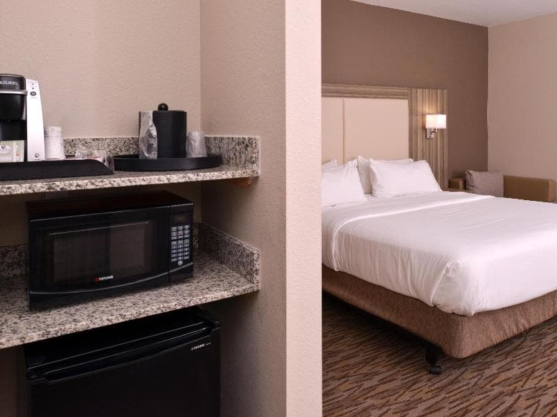 Holiday Inn Express & Suites Williams 5