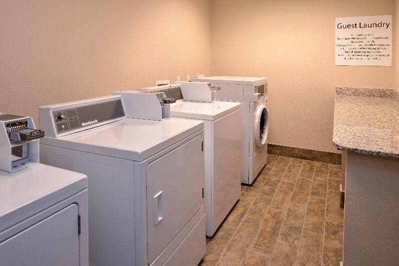 Holiday Inn Express & Suites Williams 2