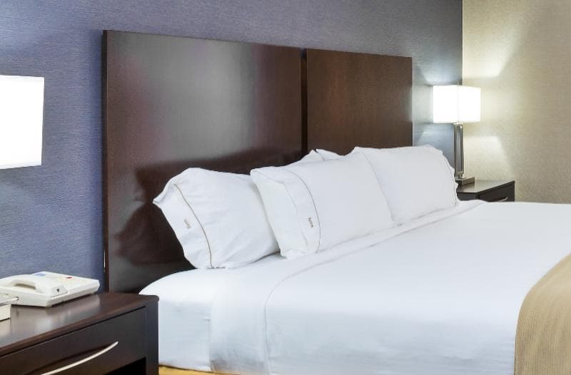 Holiday Inn Express & Suites Burlington - Mount Holly 4