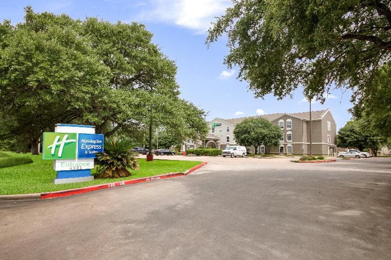 Holiday Inn Express And Suites Columbus 3