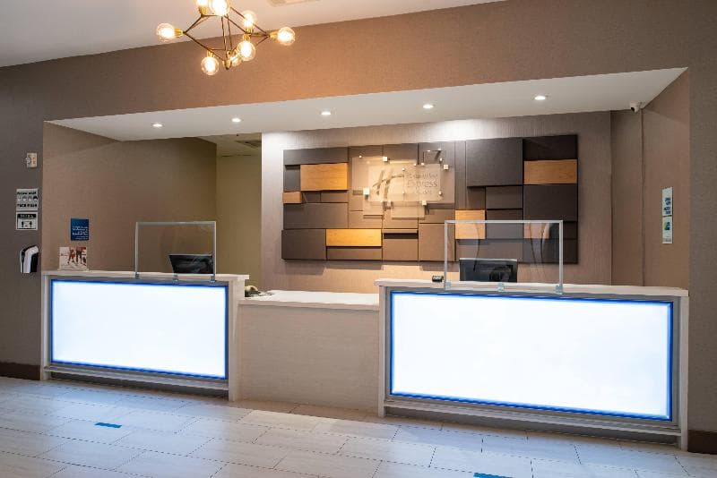 Holiday Inn Express And Suites Los Angeles Downtow 5