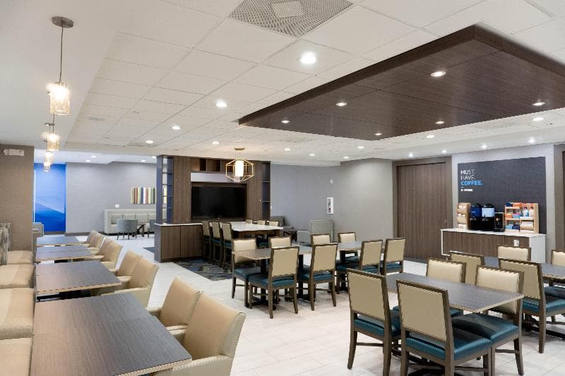 Holiday Inn Express And Suites Los Angeles Downtow 2