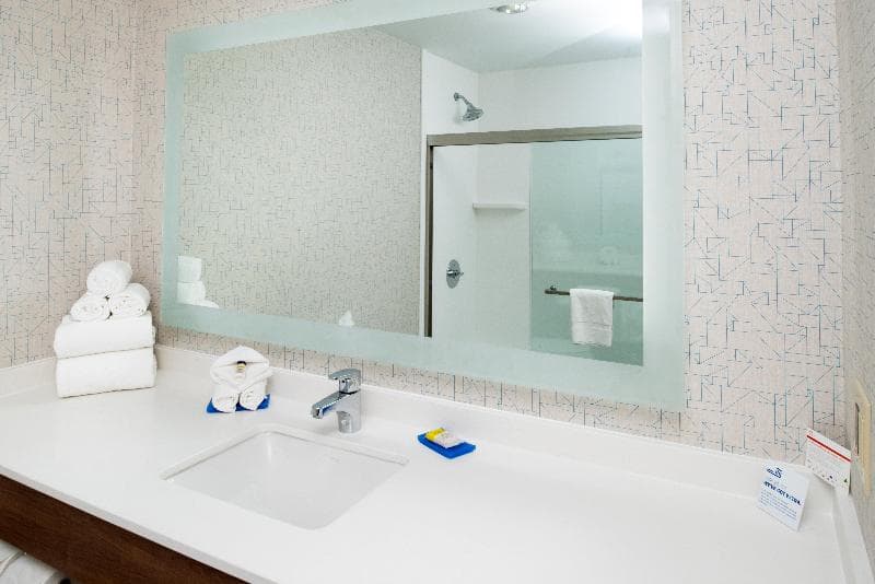 Holiday Inn Express And Suites Los Angeles Downtow 3
