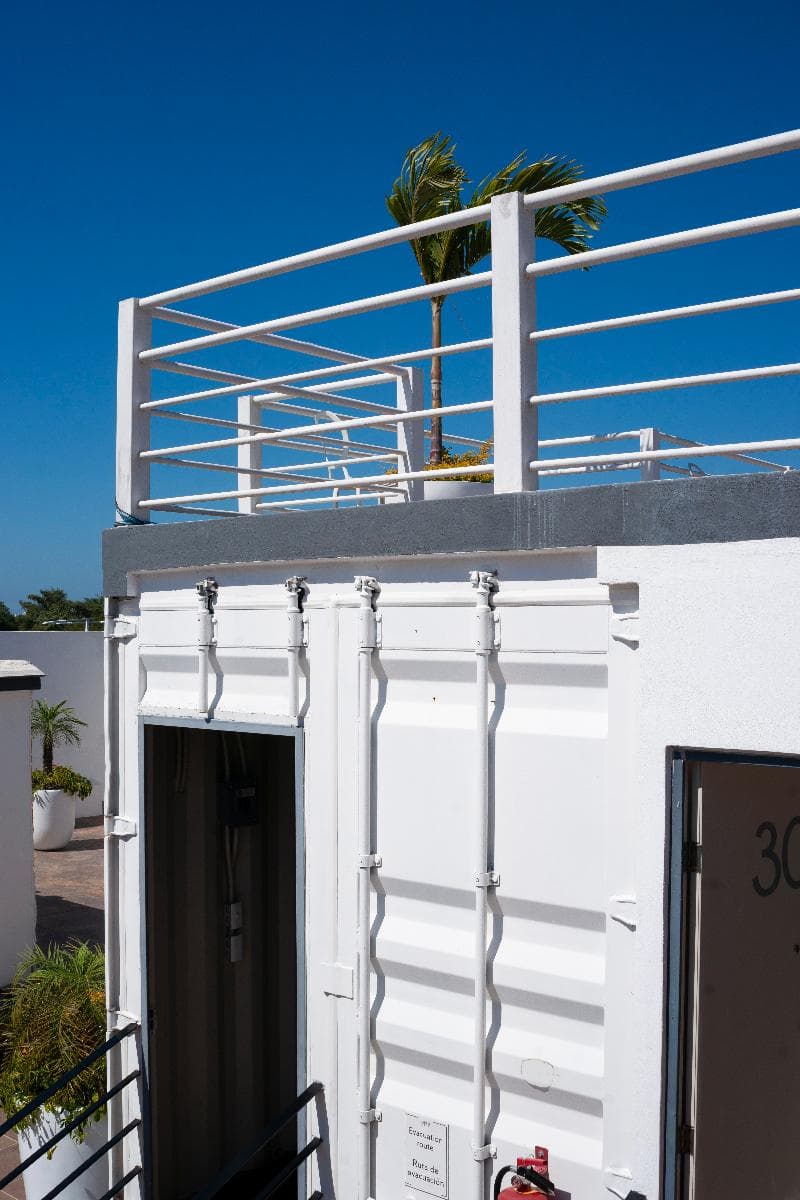 Container Inn 5