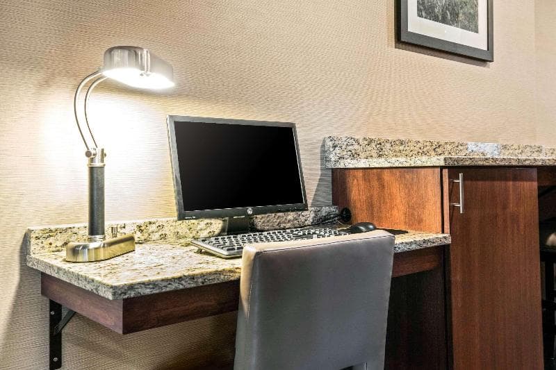 Comfort Inn La Porte photo 1