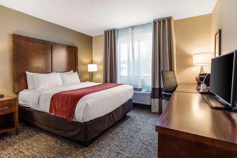 Comfort Inn La Porte 5