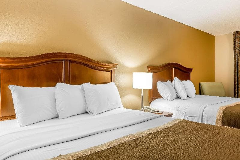 Rodeway Inn 4