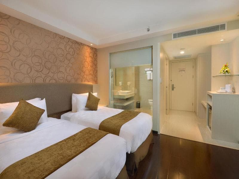 Platinum Adisucipto Yogyakarta Hotel & Conference Center photo 1