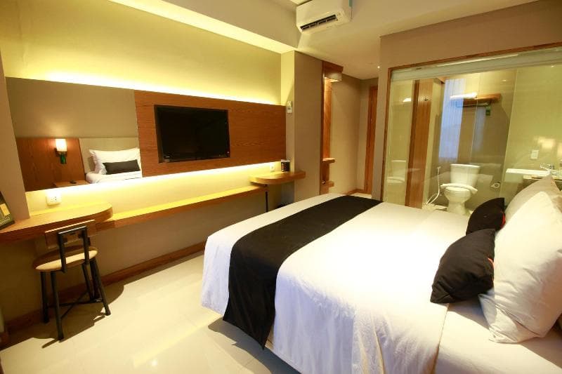 Yellow Star Ambarukmo Hotel 5