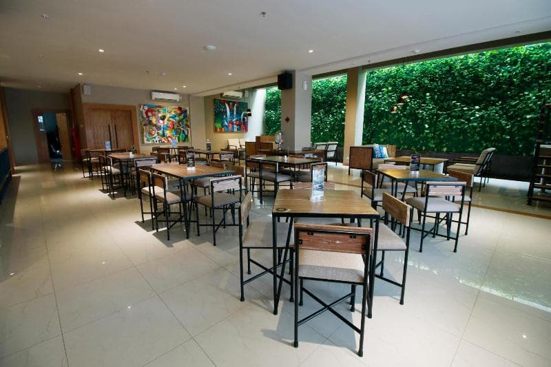 Yellow Star Ambarukmo Hotel 4