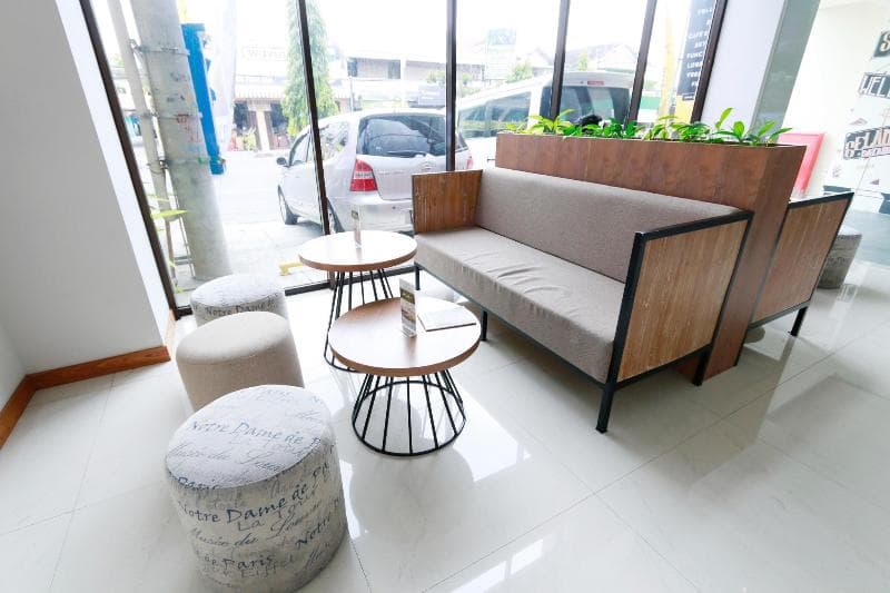 Yellow Star Gejayan Hotel 2