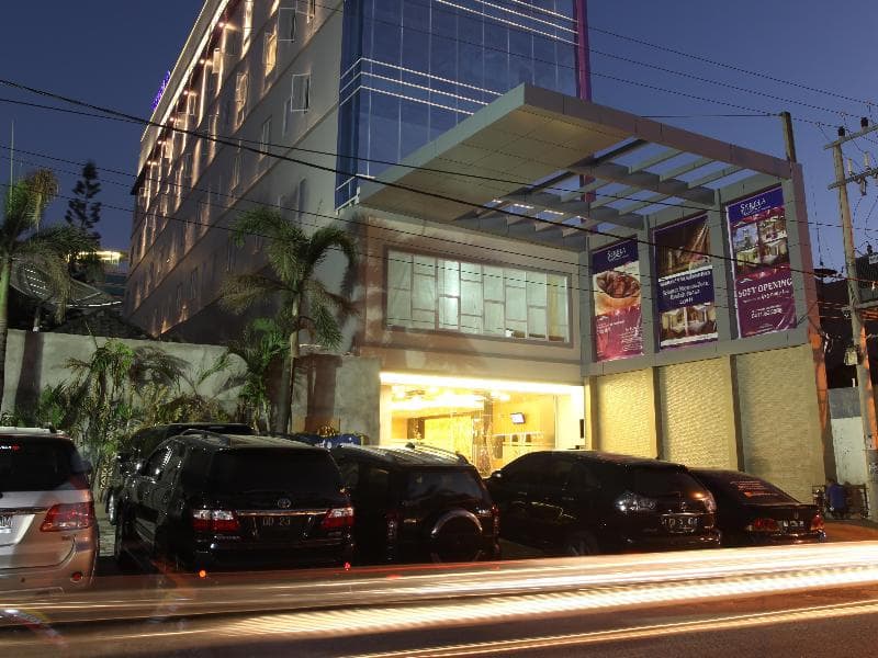 W Three Premier Hotel Makassar 3