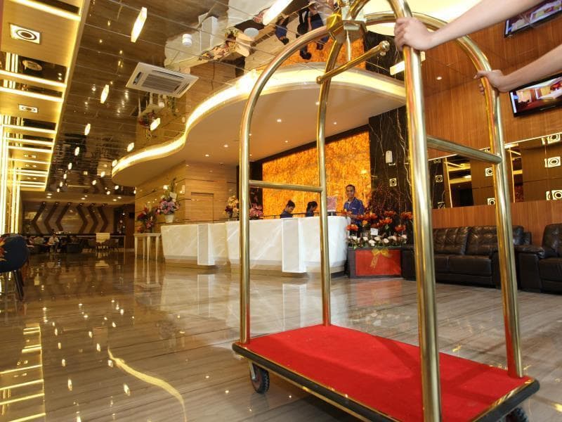 W Three Premier Hotel Makassar 2